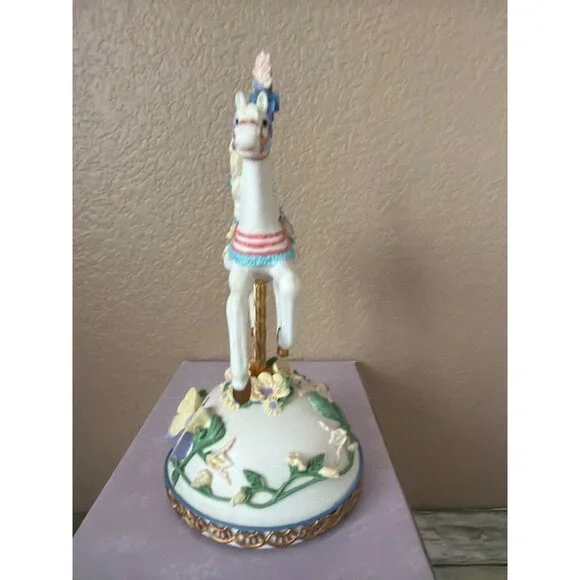 San Francisco Music Box Spring Horse Carousel Plays Younger Than Springtime NIB - Picture 15 of 17